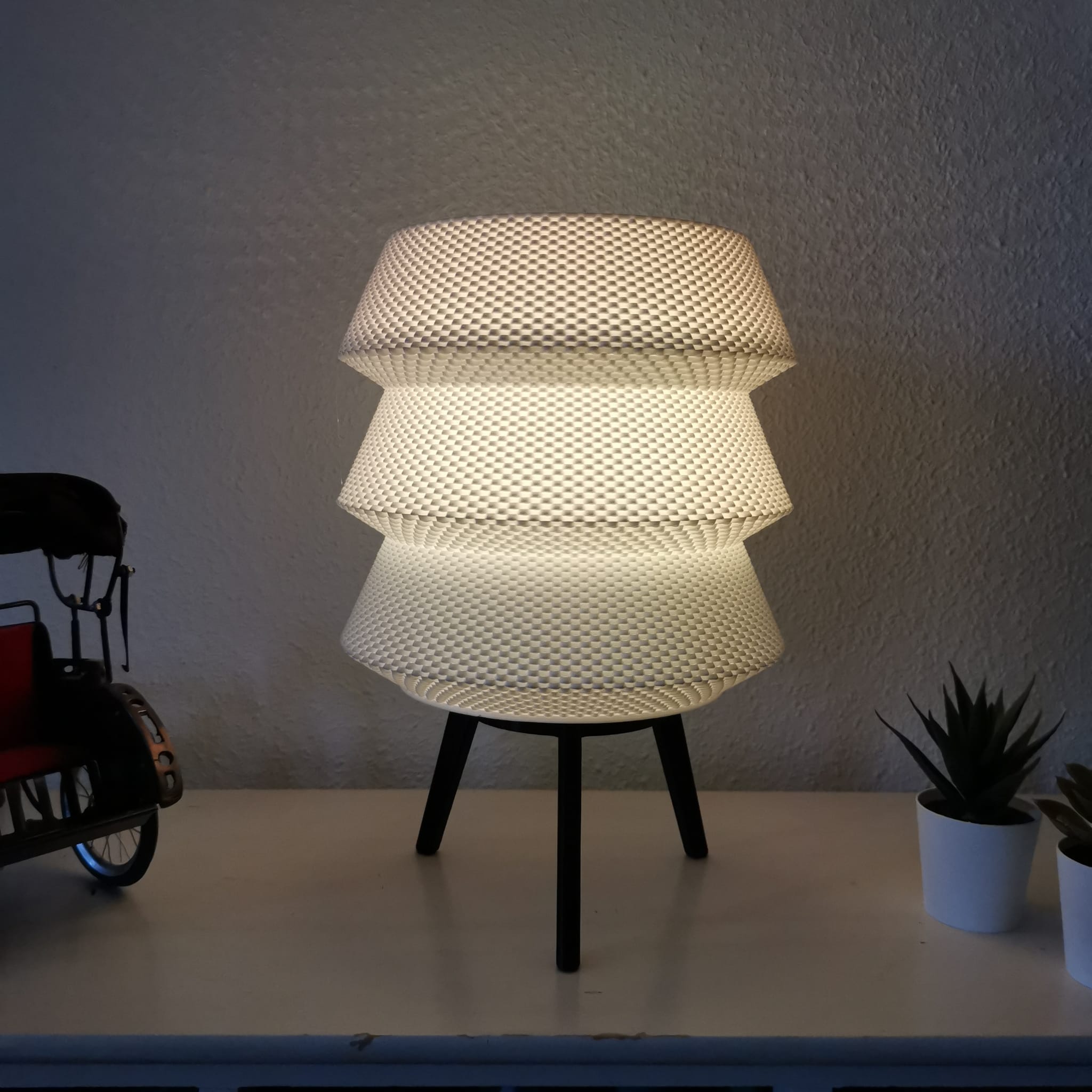 Dynasty Light Table Lamp