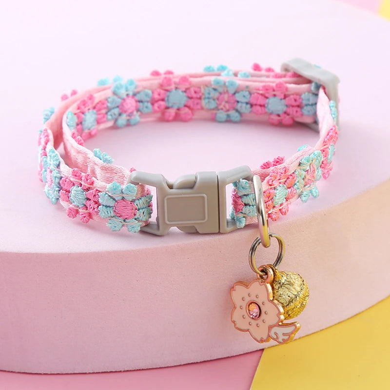 Haustier halsband mit Glocke Cartoon Fußabdruck bunte Hund Welpen Kätzchen Halsband verstellbare Sicherheit Glocke Ring Halskette Haustier Zubehör