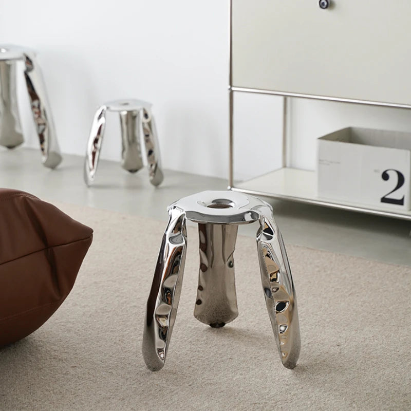 Wohnzimmer moderne Fuß stütze Interieur runde Luxus Kunst Edelstahl Ballon hocker Metall dreibeinigen Design niedrigen Hocker Ottomanen