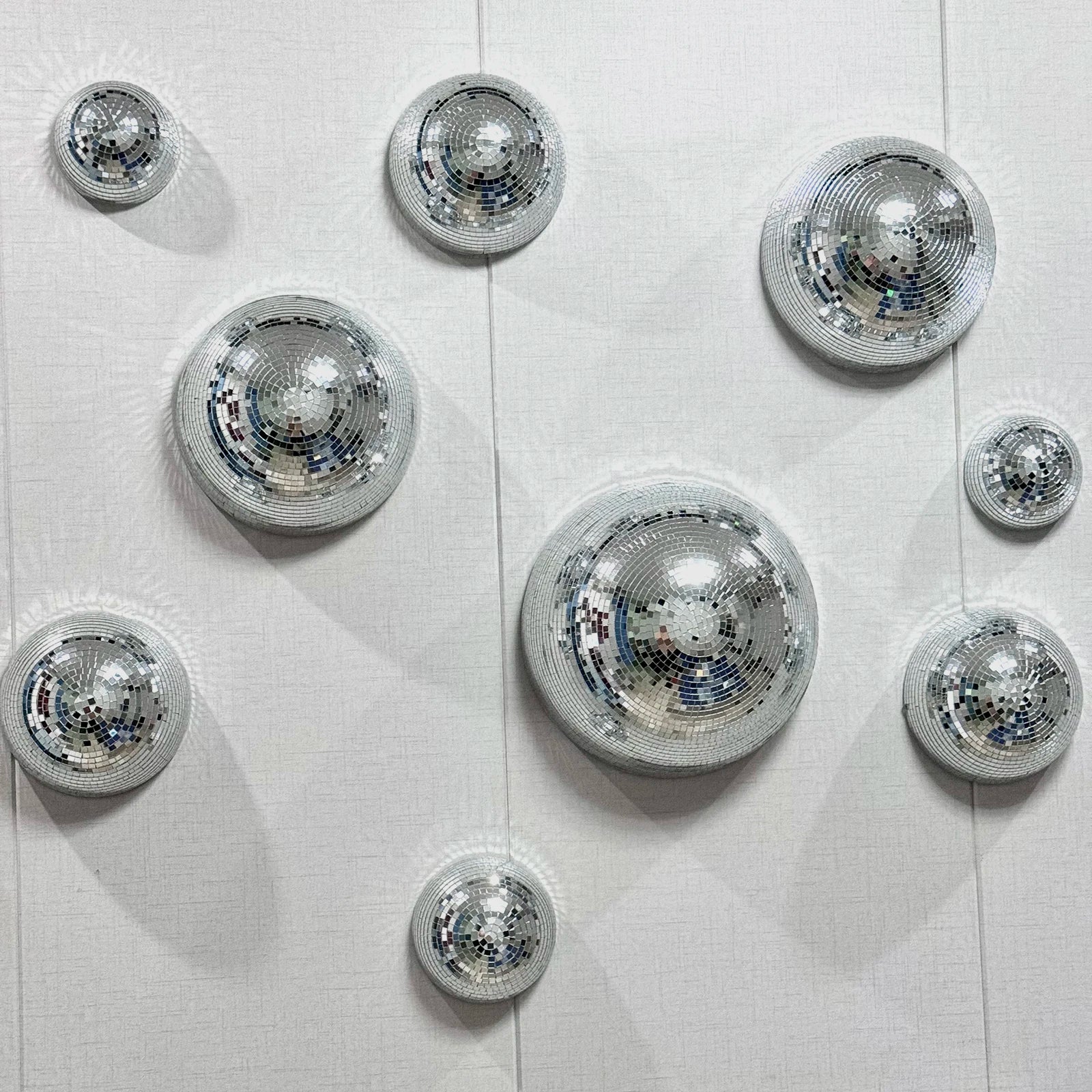 Wand-Disco-Kugel, verspiegelte Designs, metallische Heimdekoration, Spiegelkugel, Dekoration für Hochzeit, Disco-Kugel, Halbkreis, Heim-Wandkunst