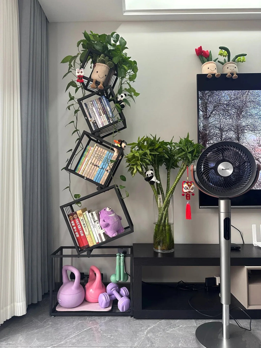 Modernes Wohnzimmer-Dekor, Kunstregal aus Eisen, Büro- und Arbeitszimmer-Bücherregal, mehrschichtiges Lagerregal zum Organisieren von Büchern und Dekorationen
