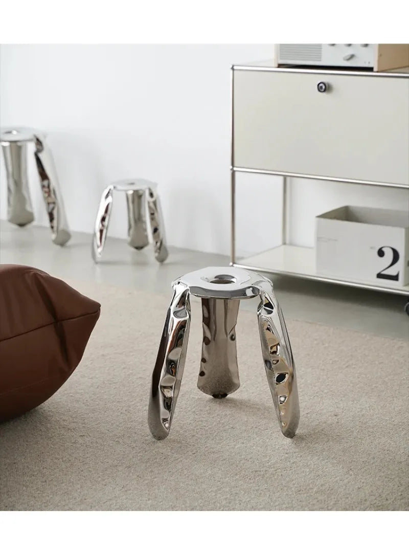 Wohnzimmer moderne Fuß stütze Interieur runde Luxus Kunst Edelstahl Ballon hocker Metall dreibeinigen Design niedrigen Hocker Ottomanen