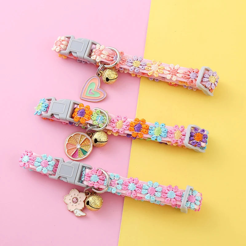 Haustier halsband mit Glocke Cartoon Fußabdruck bunte Hund Welpen Kätzchen Halsband verstellbare Sicherheit Glocke Ring Halskette Haustier Zubehör