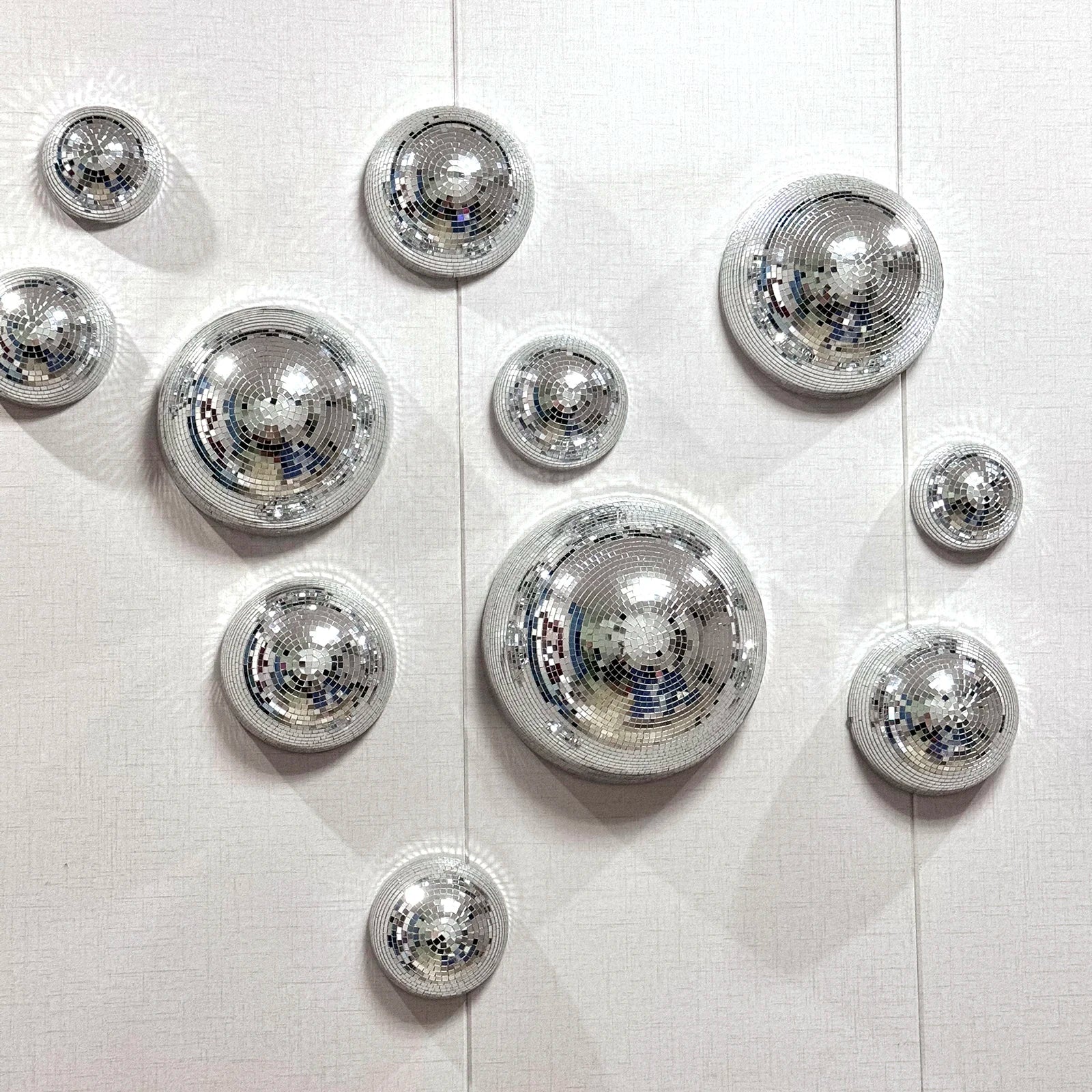 Wand-Disco-Kugel, verspiegelte Designs, metallische Heimdekoration, Spiegelkugel, Dekoration für Hochzeit, Disco-Kugel, Halbkreis, Heim-Wandkunst