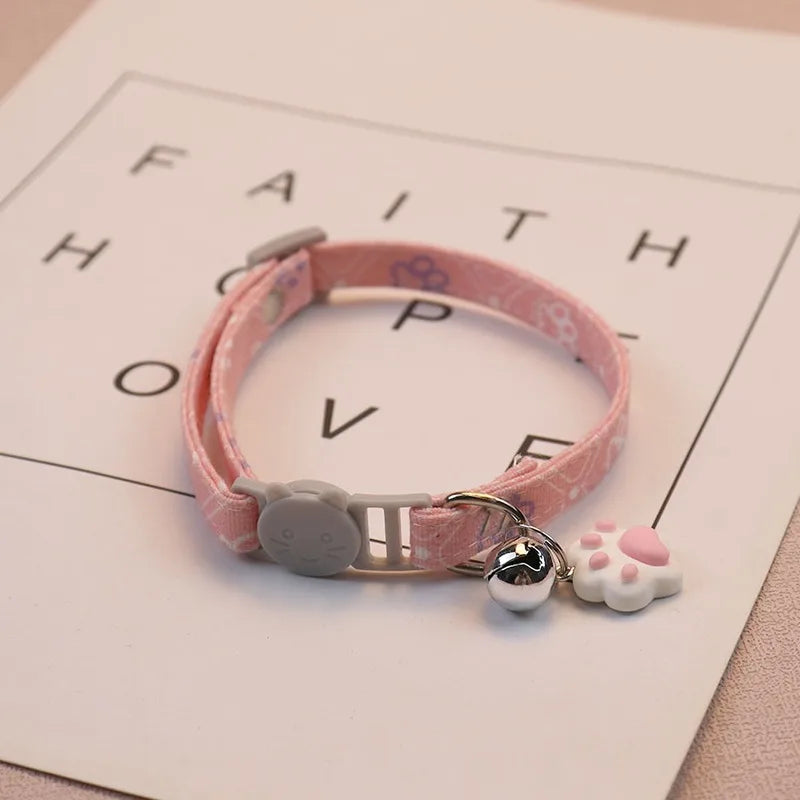 Haustier halsband mit Glocke Cartoon Fußabdruck bunte Hund Welpen Kätzchen Halsband verstellbare Sicherheit Glocke Ring Halskette Haustier Zubehör