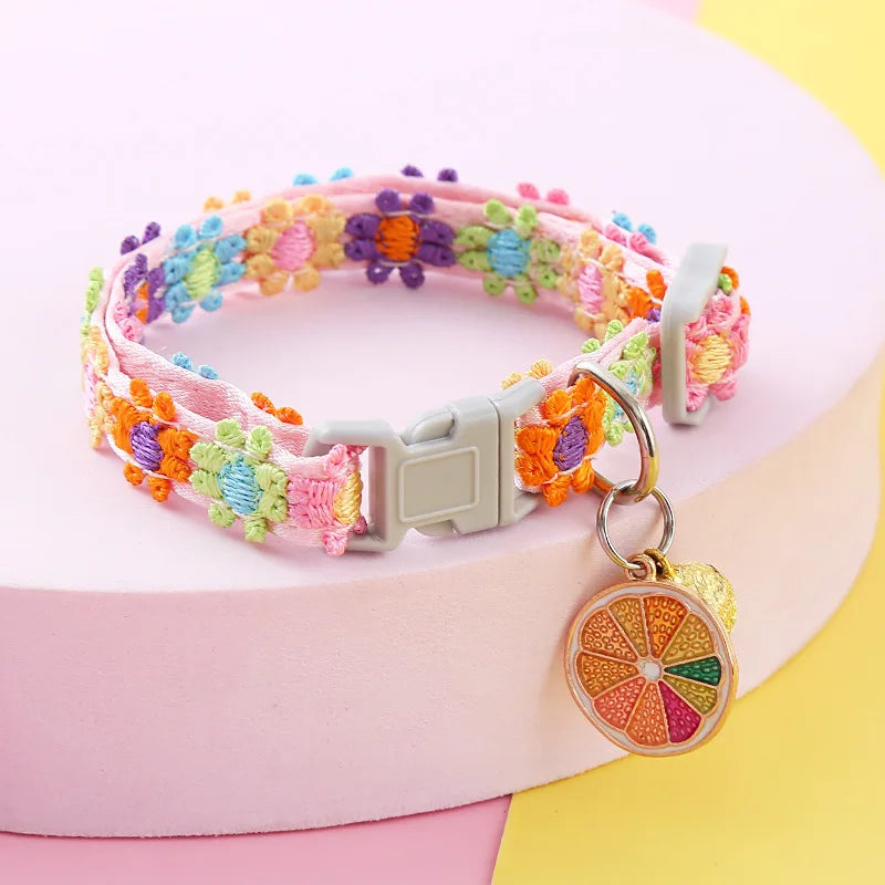 Haustier halsband mit Glocke Cartoon Fußabdruck bunte Hund Welpen Kätzchen Halsband verstellbare Sicherheit Glocke Ring Halskette Haustier Zubehör