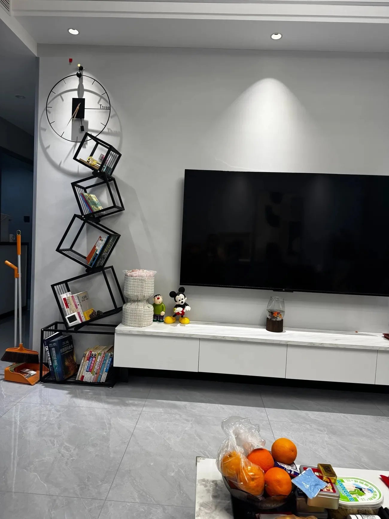 Modernes Wohnzimmer-Dekor, Kunstregal aus Eisen, Büro- und Arbeitszimmer-Bücherregal, mehrschichtiges Lagerregal zum Organisieren von Büchern und Dekorationen