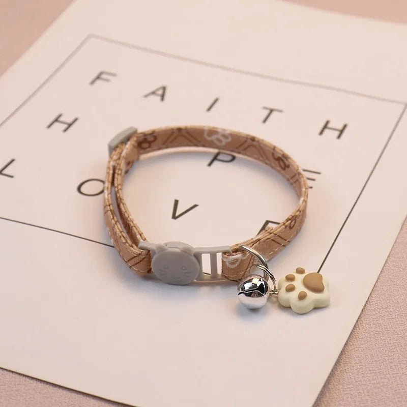 Haustier halsband mit Glocke Cartoon Fußabdruck bunte Hund Welpen Kätzchen Halsband verstellbare Sicherheit Glocke Ring Halskette Haustier Zubehör
